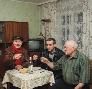 дефективный целитель олег пархимчик и табаков пьют водочку
