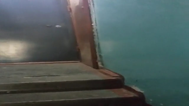 Исторические шаги на третий этаж к заветной квартире