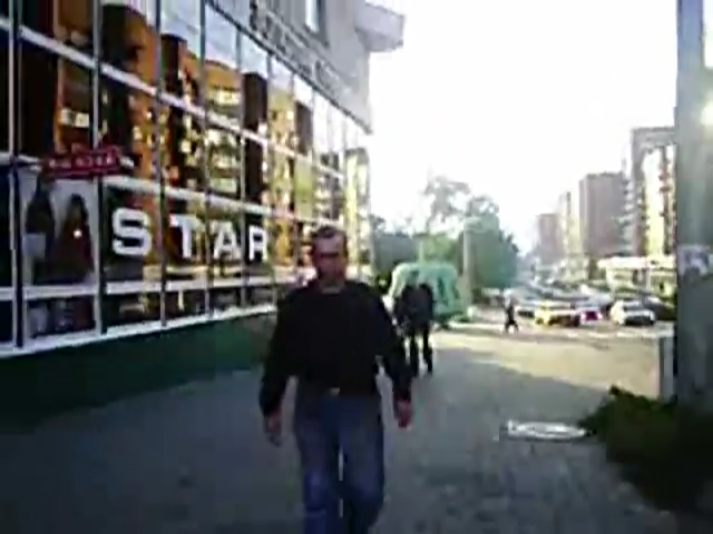 Олег идет домой