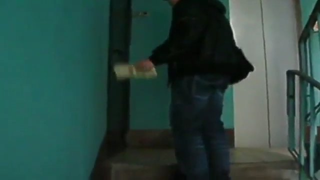 Валентина Петровна открыла дверь (2011)